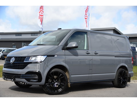 Volkswagen Transporter 2.0 TDI L1H1 30 PB Edition Camera, Adaptieve Cruise, Carplay, Stoelverwarming, 150pk, 2 x Schuifdeur, Standkachel, Trekhaak, Uniek!