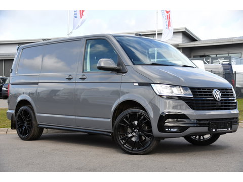 Volkswagen Transporter 2.0 TDI L1H1 30 PB Edition Camera, Adaptieve Cruise, Carplay, Stoelverwarming, 150pk, 2 x Schuifdeur, Standkachel, Trekhaak, Uniek!