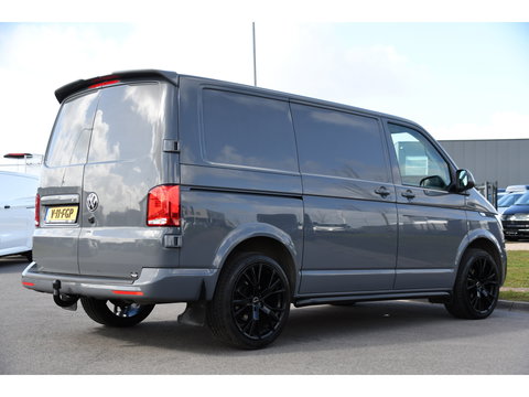Volkswagen Transporter 2.0 TDI L1H1 30 PB Edition Camera, Adaptieve Cruise, Carplay, Stoelverwarming, 150pk, 2 x Schuifdeur, Standkachel, Trekhaak, Uniek!