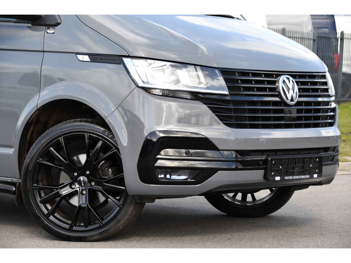 Volkswagen Transporter 2.0 TDI L1H1 30 PB Edition Camera, Adaptieve Cruise, Carplay, Stoelverwarming, 150pk, 2 x Schuifdeur, Standkachel, Trekhaak, Uniek!