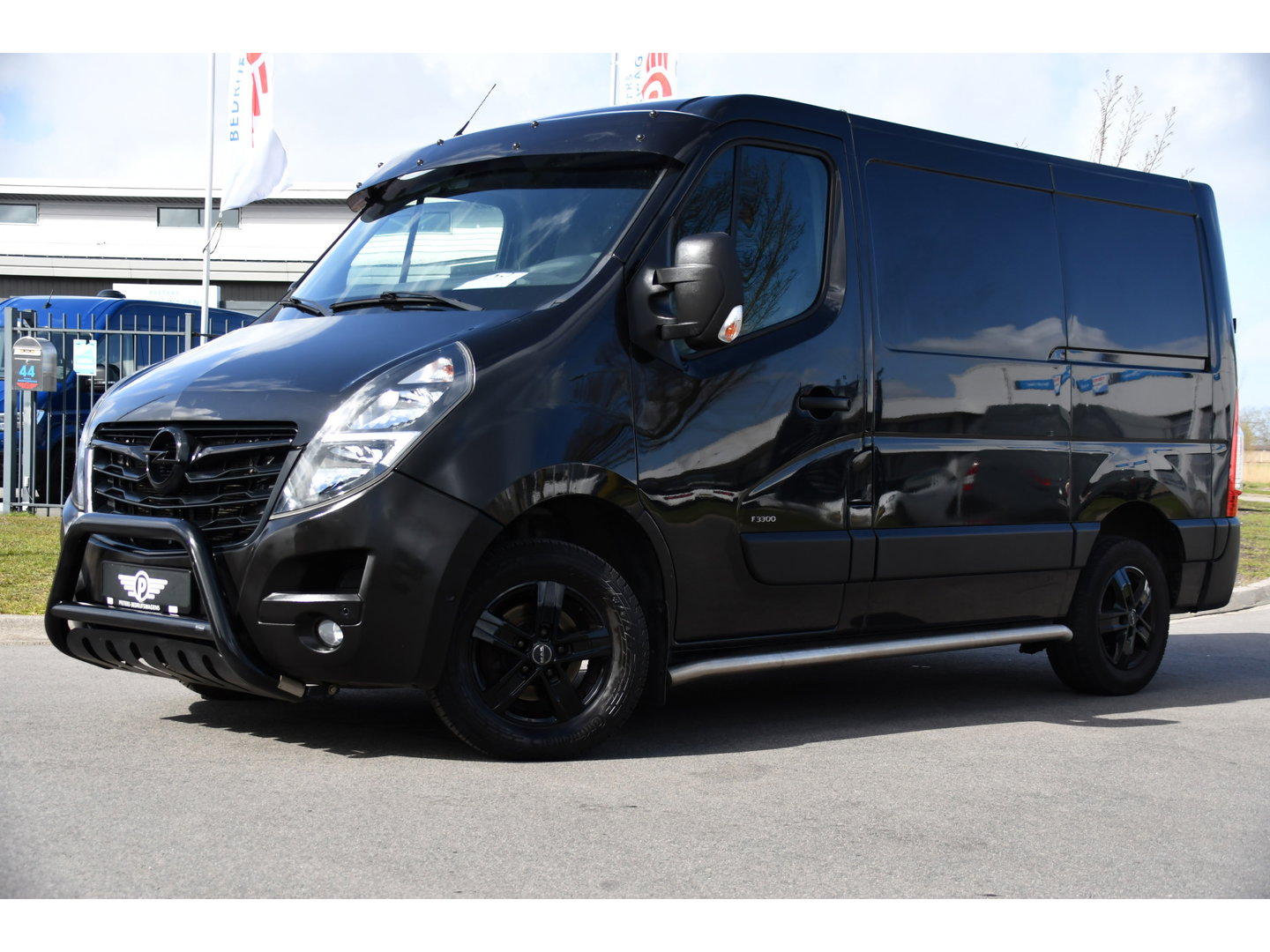 Opel Movano 2.3 Turbo L1H1 Black Edition Camera, Cruise, Carplay, Clima, 150pk, Automaat, Trekhaak, NAVI, Sensoren, Uniek!