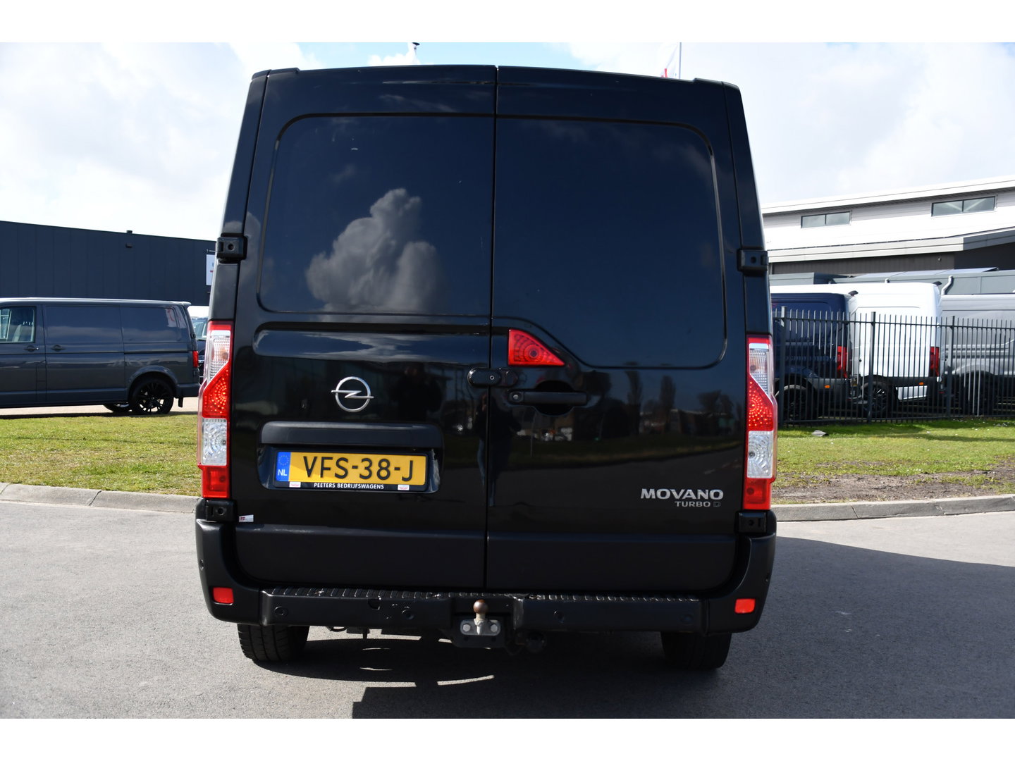Opel Movano 2.3 Turbo L1H1 Black Edition Camera, Cruise, Carplay, Clima, 150pk, Automaat, Trekhaak, NAVI, Sensoren, Uniek!