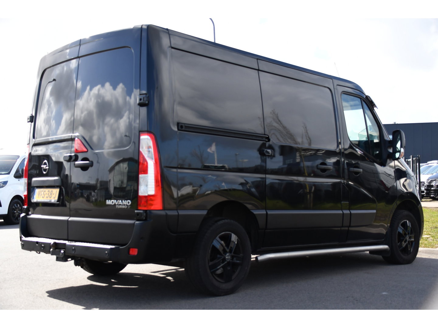 Opel Movano 2.3 Turbo L1H1 Black Edition Camera, Cruise, Carplay, Clima, 150pk, Automaat, Trekhaak, NAVI, Sensoren, Uniek!