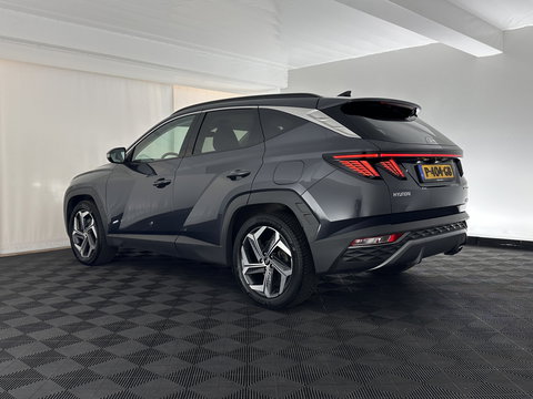 Hyundai Tucson 1.6 T-GDI PHEV Comfort Smart 4WD (INCL.BTW) *LEATHER | FULL-LED | ADAPTIVE-CRUISE | HEATED-COMFORTSEATS | KEYLESS | CAMERA | DIGI-COCKPIT | PRIVACY-GLASS | SHIFT-PADDLES | ECC | PDC | 19''ALU*