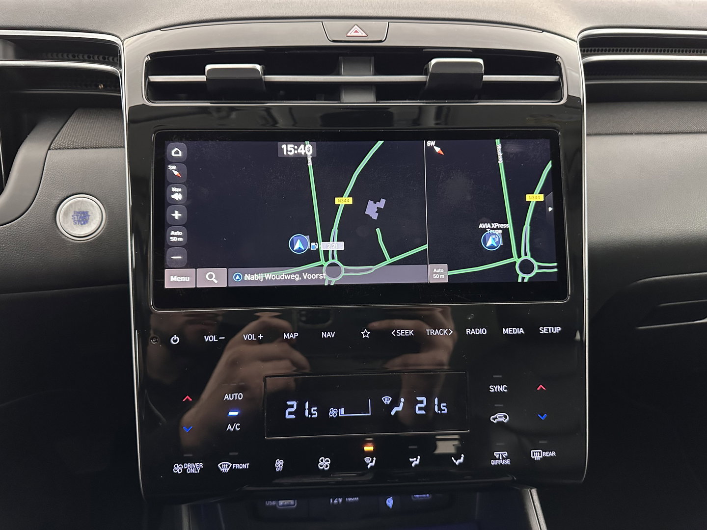 Hyundai Tucson 1.6 T-GDI PHEV Comfort Smart 4WD (INCL.BTW) *LEATHER | FULL-LED | ADAPTIVE-CRUISE | HEATED-COMFORTSEATS | KEYLESS | CAMERA | DIGI-COCKPIT | PRIVACY-GLASS | SHIFT-PADDLES | ECC | PDC | 19''ALU*