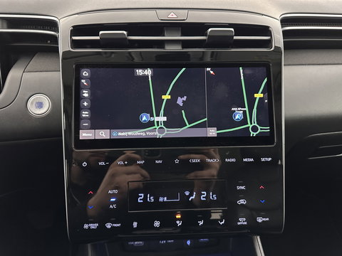 Hyundai Tucson 1.6 T-GDI PHEV Comfort Smart 4WD (INCL.BTW) *LEATHER | FULL-LED | ADAPTIVE-CRUISE | HEATED-COMFORTSEATS | KEYLESS | CAMERA | DIGI-COCKPIT | PRIVACY-GLASS | SHIFT-PADDLES | ECC | PDC | 19''ALU*