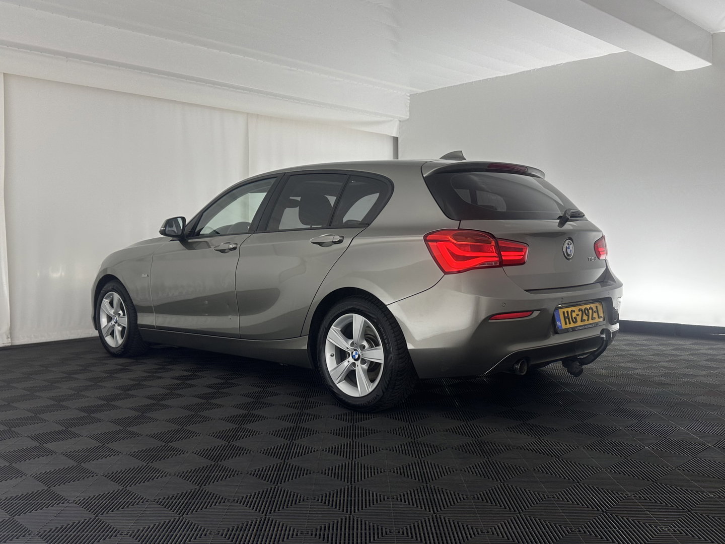 BMW 1-serie 116d EDE Corporate Lease Sport #GEARBOX AUDIBLE#*PANO | FULL-LED | HEATED-SPORTSEATS | KEYLESS | NAVI-FULLMAP | PRIVACY-GLASS | ECC | PDC | CRUISE | 16''ALU*
