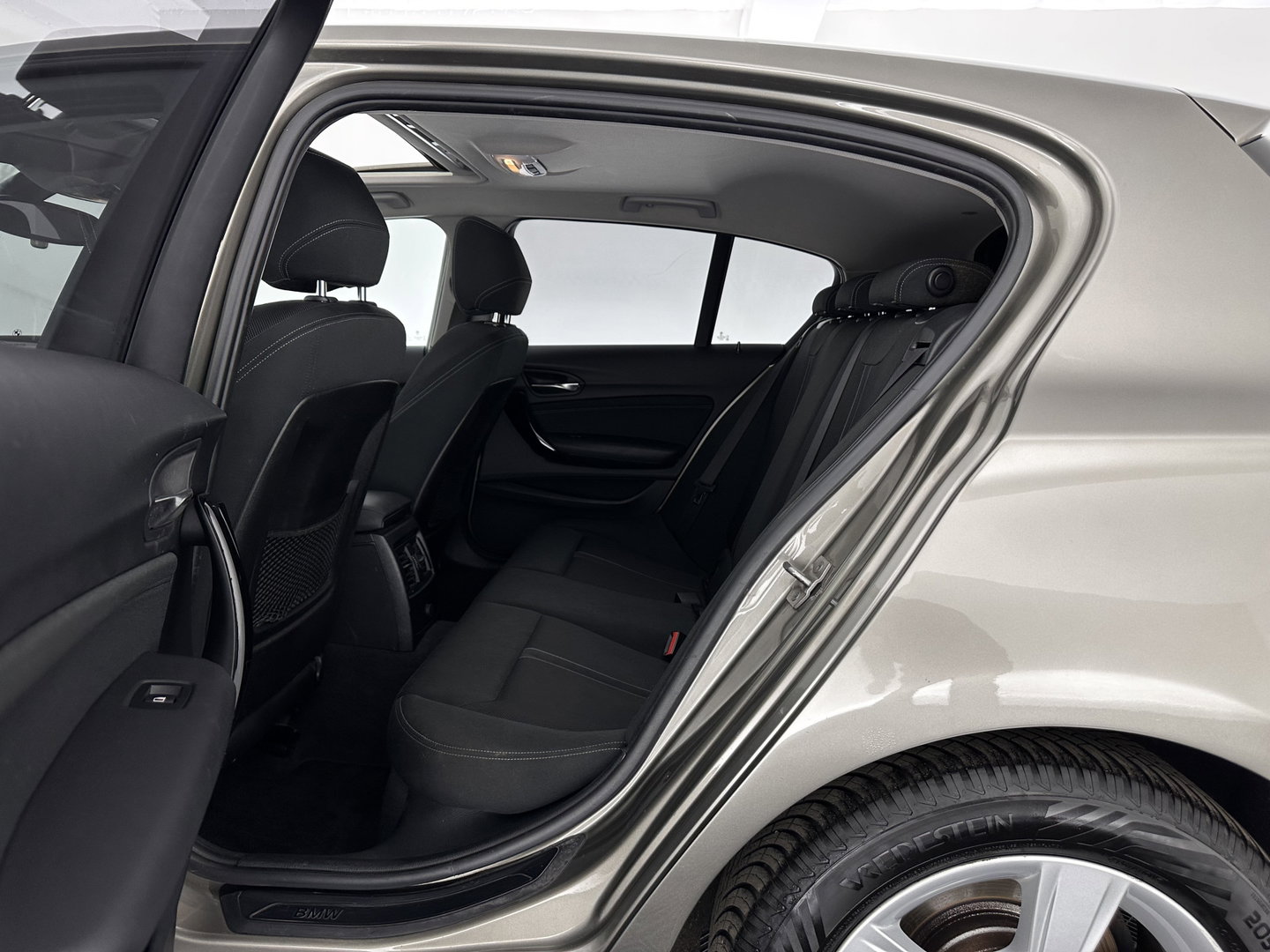 BMW 1-serie 116d EDE Corporate Lease Sport #GEARBOX AUDIBLE#*PANO | FULL-LED | HEATED-SPORTSEATS | KEYLESS | NAVI-FULLMAP | PRIVACY-GLASS | ECC | PDC | CRUISE | 16''ALU*