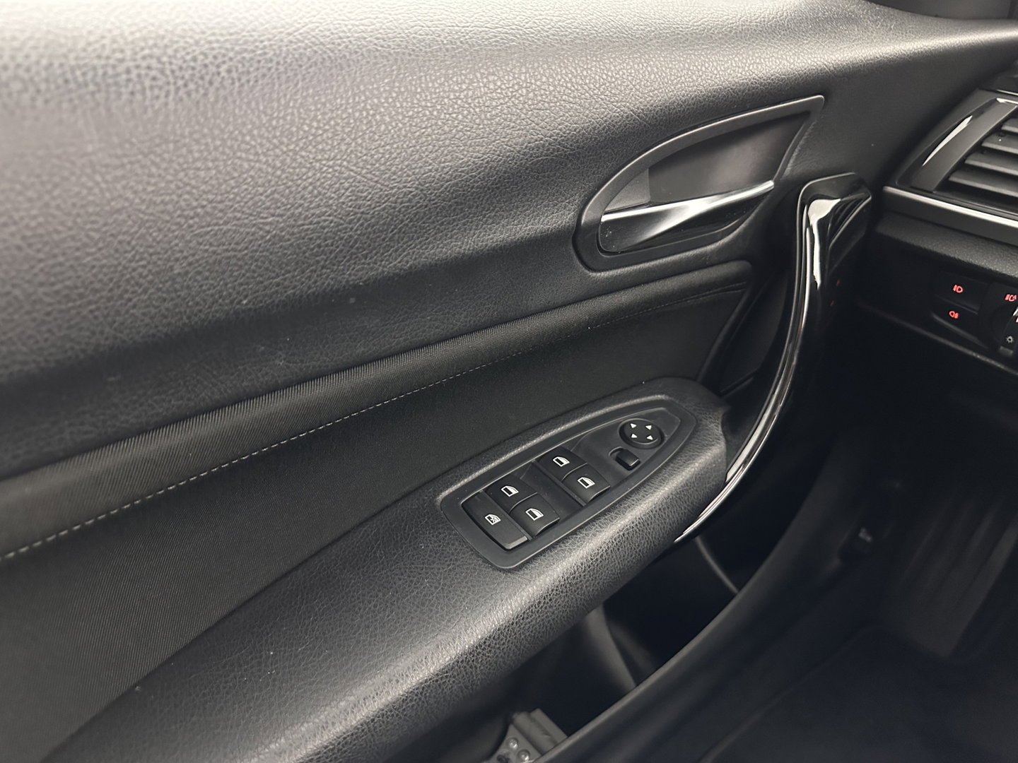 BMW 1-serie 116d EDE Corporate Lease Sport #GEARBOX AUDIBLE#*PANO | FULL-LED | HEATED-SPORTSEATS | KEYLESS | NAVI-FULLMAP | PRIVACY-GLASS | ECC | PDC | CRUISE | 16''ALU*