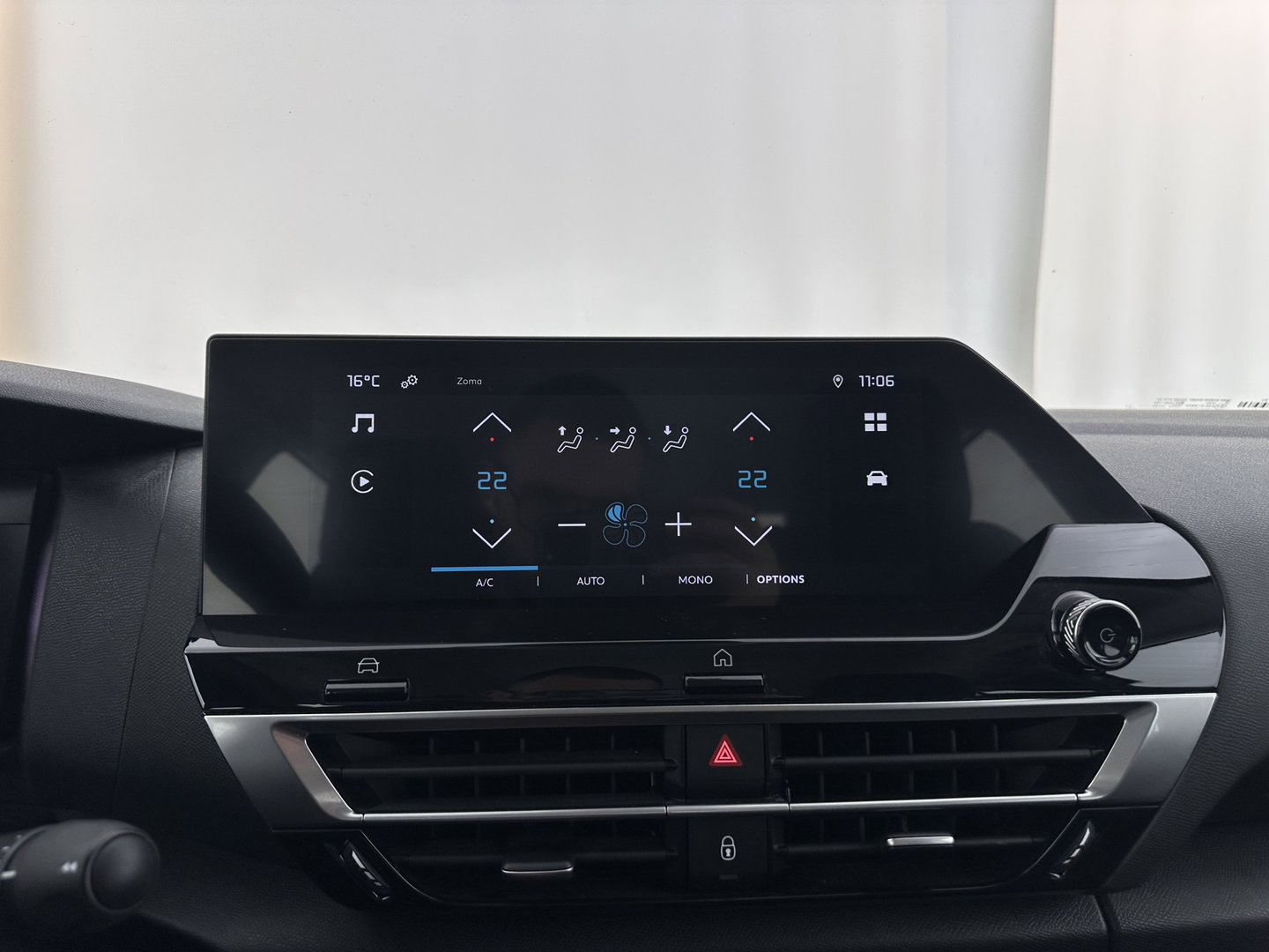 Citroën Ë-C4 X Feel Pack 50 kWh [ 3-Fase-11Kw ] {SOH-91%} (INCL-BTW) *HEATPUMP | FULL-LED | LEATHER-FABRIC | DIGI-COCKPIT | DAB | COMFORTSEATS | CAMERA | ECC | CARPLAY | LANE-ASSIST | PDC | CRUISE | 18''ALU*
