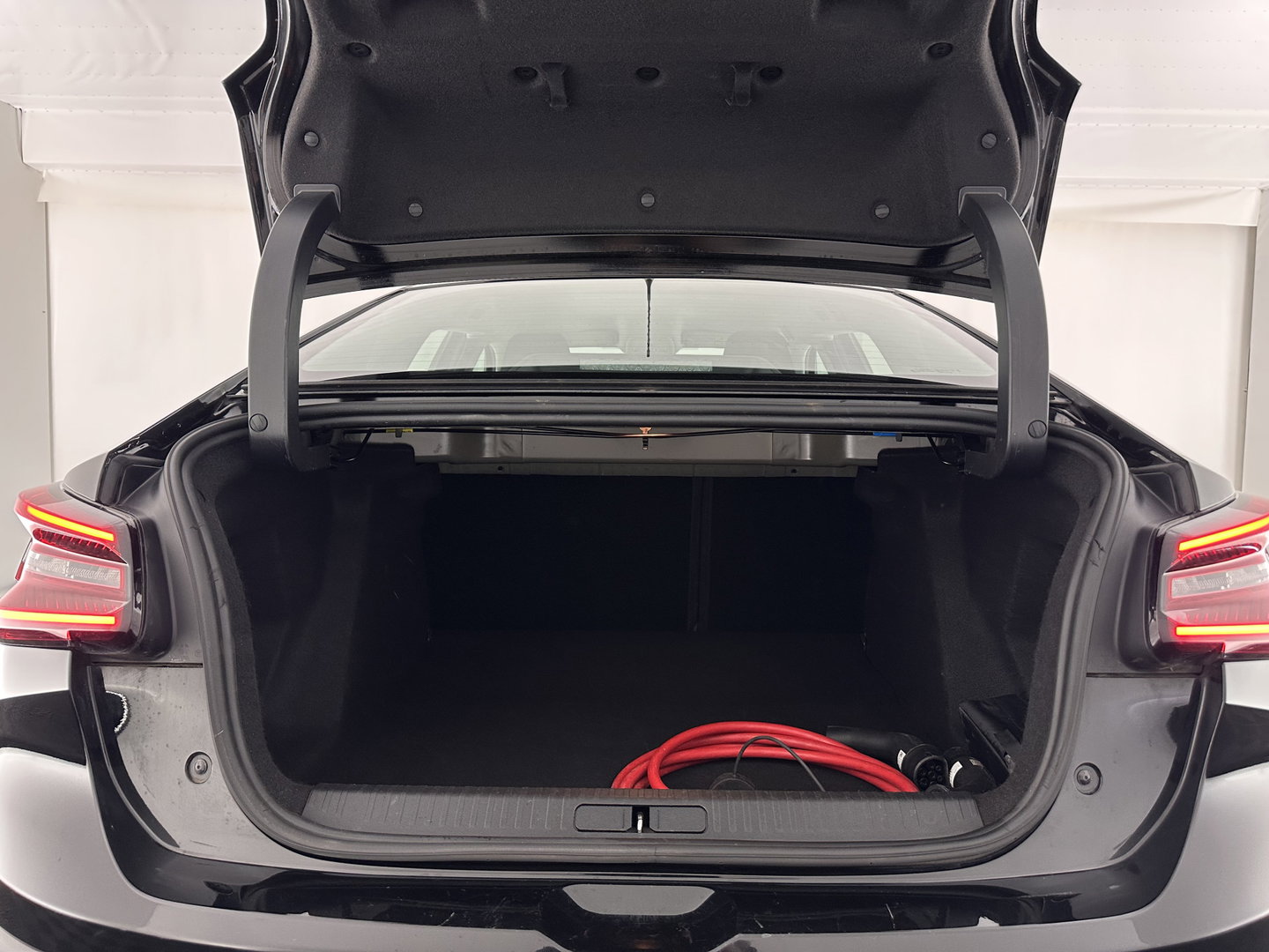 Citroën Ë-C4 X Feel Pack 50 kWh [ 3-Fase-11Kw ] {SOH-91%} (INCL-BTW) *HEATPUMP | FULL-LED | LEATHER-FABRIC | DIGI-COCKPIT | DAB | COMFORTSEATS | CAMERA | ECC | CARPLAY | LANE-ASSIST | PDC | CRUISE | 18''ALU*