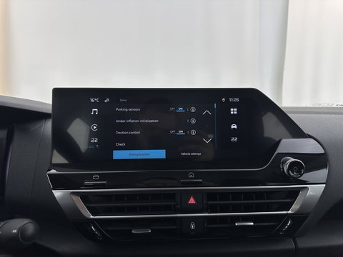 Citroën Ë-C4 X Feel Pack 50 kWh [ 3-Fase-11Kw ] {SOH-91%} (INCL-BTW) *HEATPUMP | FULL-LED | LEATHER-FABRIC | DIGI-COCKPIT | DAB | COMFORTSEATS | CAMERA | ECC | CARPLAY | LANE-ASSIST | PDC | CRUISE | 18''ALU*