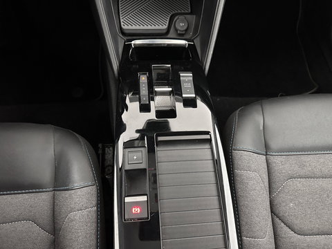 Citroën Ë-C4 X Feel Pack 50 kWh [ 3-Fase-11Kw ] {SOH-91%} (INCL-BTW) *HEATPUMP | FULL-LED | LEATHER-FABRIC | DIGI-COCKPIT | DAB | COMFORTSEATS | CAMERA | ECC | CARPLAY | LANE-ASSIST | PDC | CRUISE | 18''ALU*