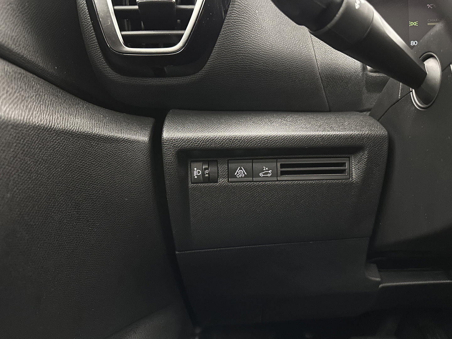 Citroën Ë-C4 X Feel Pack 50 kWh [ 3-Fase-11Kw ] {SOH-91%} (INCL-BTW) *HEATPUMP | FULL-LED | LEATHER-FABRIC | DIGI-COCKPIT | DAB | COMFORTSEATS | CAMERA | ECC | CARPLAY | LANE-ASSIST | PDC | CRUISE | 18''ALU*