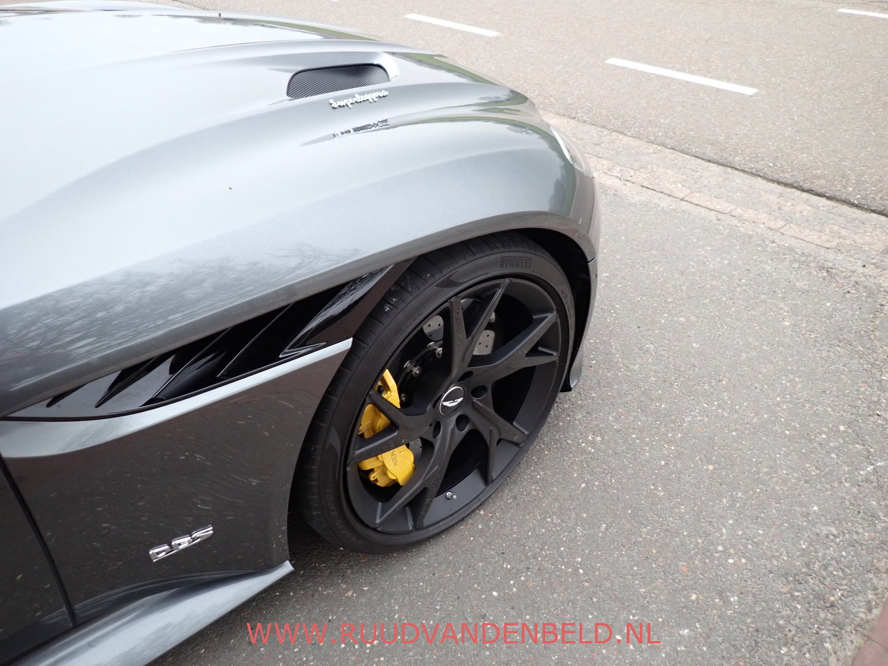 Aston Martin DBS
