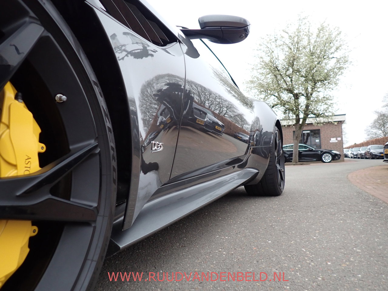 Aston Martin DBS