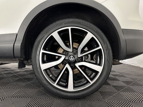 Nissan QASHQAI 1.2 Tekna *PANO | FULL-LEATHER | TOP-VIEW | BLIND-SPOT | NAVI-FULLMAP | HEATED-COMFORTSEATS | KEYLESS | DAB+ | PRIVACY-GLASS | 19''ALU | TOWBAR*