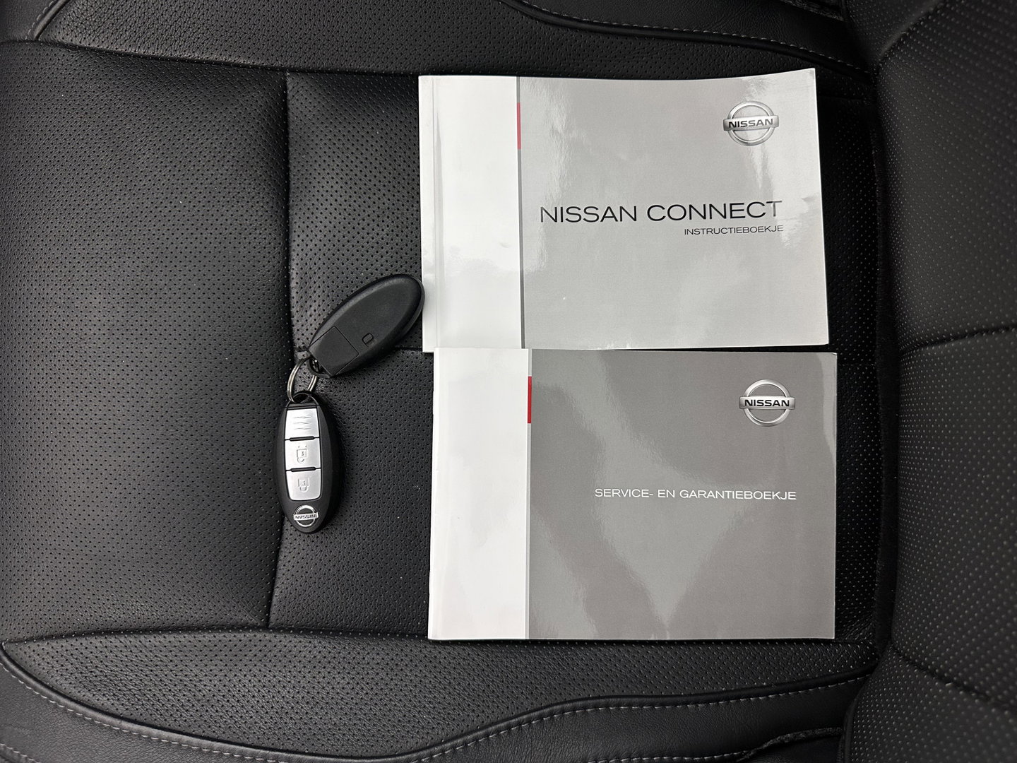 Nissan QASHQAI 1.2 Tekna *PANO | FULL-LEATHER | TOP-VIEW | BLIND-SPOT | NAVI-FULLMAP | HEATED-COMFORTSEATS | KEYLESS | DAB+ | PRIVACY-GLASS | 19''ALU | TOWBAR*