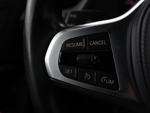 BMW 1-serie 118i M Sport | Panoramadak | Stoelverwarming | Harman/Kardon | Camera | Live Cockpit | Carplay | Sfeerverlichting | Sportstoelen | Full LED | Navigatie | Half leder | Park Assist | Climate control