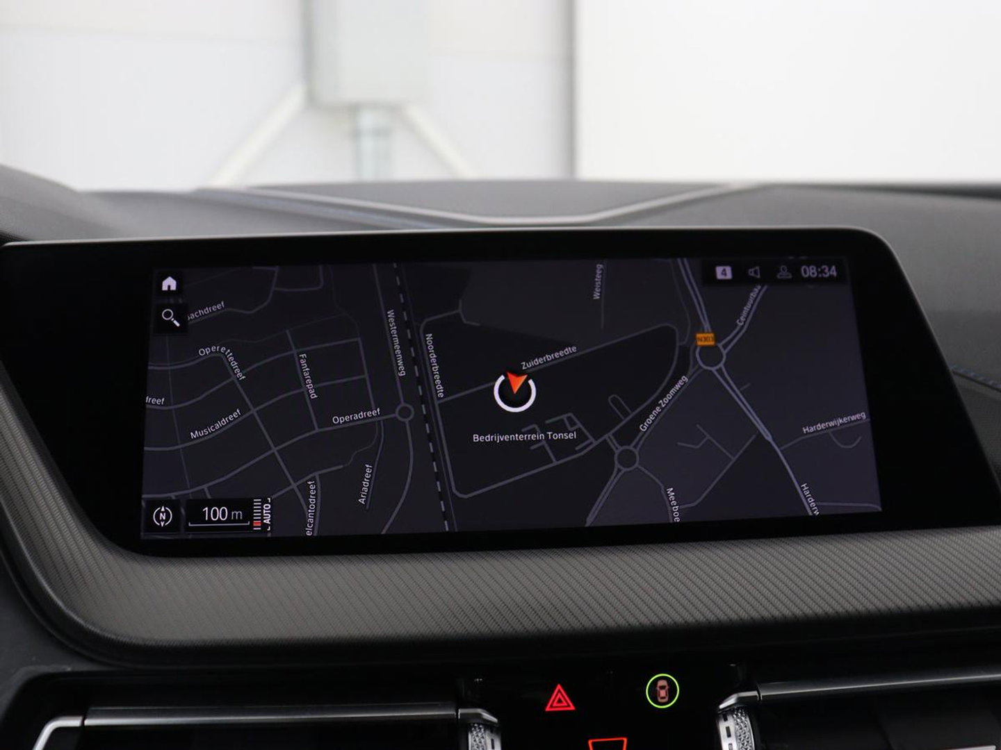 BMW 1-serie 118i M Sport | Panoramadak | Stoelverwarming | Harman/Kardon | Camera | Live Cockpit | Carplay | Sfeerverlichting | Sportstoelen | Full LED | Navigatie | Half leder | Park Assist | Climate control