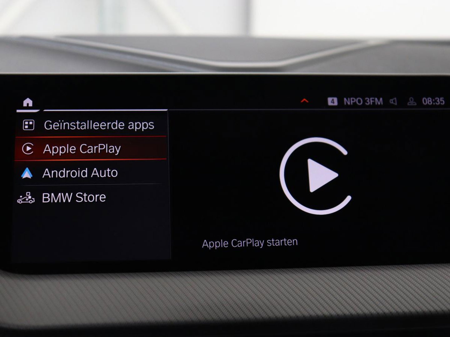 BMW 1-serie 118i M Sport | Panoramadak | Stoelverwarming | Harman/Kardon | Camera | Live Cockpit | Carplay | Sfeerverlichting | Sportstoelen | Full LED | Navigatie | Half leder | Park Assist | Climate control