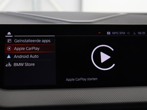 BMW 1-serie 118i M Sport | Panoramadak | Stoelverwarming | Harman/Kardon | Camera | Live Cockpit | Carplay | Sfeerverlichting | Sportstoelen | Full LED | Navigatie | Half leder | Park Assist | Climate control