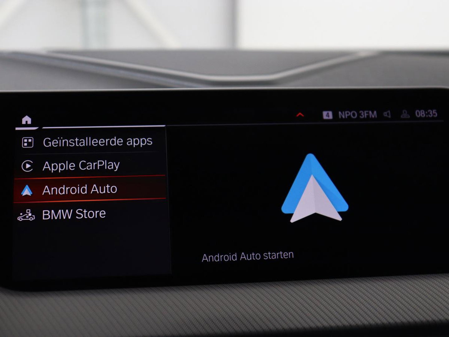 BMW 1-serie 118i M Sport | Panoramadak | Stoelverwarming | Harman/Kardon | Camera | Live Cockpit | Carplay | Sfeerverlichting | Sportstoelen | Full LED | Navigatie | Half leder | Park Assist | Climate control