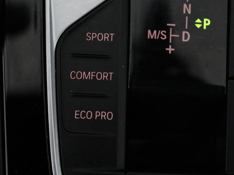 BMW 1-serie 118i M Sport | Panoramadak | Stoelverwarming | Harman/Kardon | Camera | Live Cockpit | Carplay | Sfeerverlichting | Sportstoelen | Full LED | Navigatie | Half leder | Park Assist | Climate control