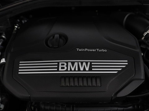 BMW 1-serie 118i M Sport | Panoramadak | Stoelverwarming | Harman/Kardon | Camera | Live Cockpit | Carplay | Sfeerverlichting | Sportstoelen | Full LED | Navigatie | Half leder | Park Assist | Climate control