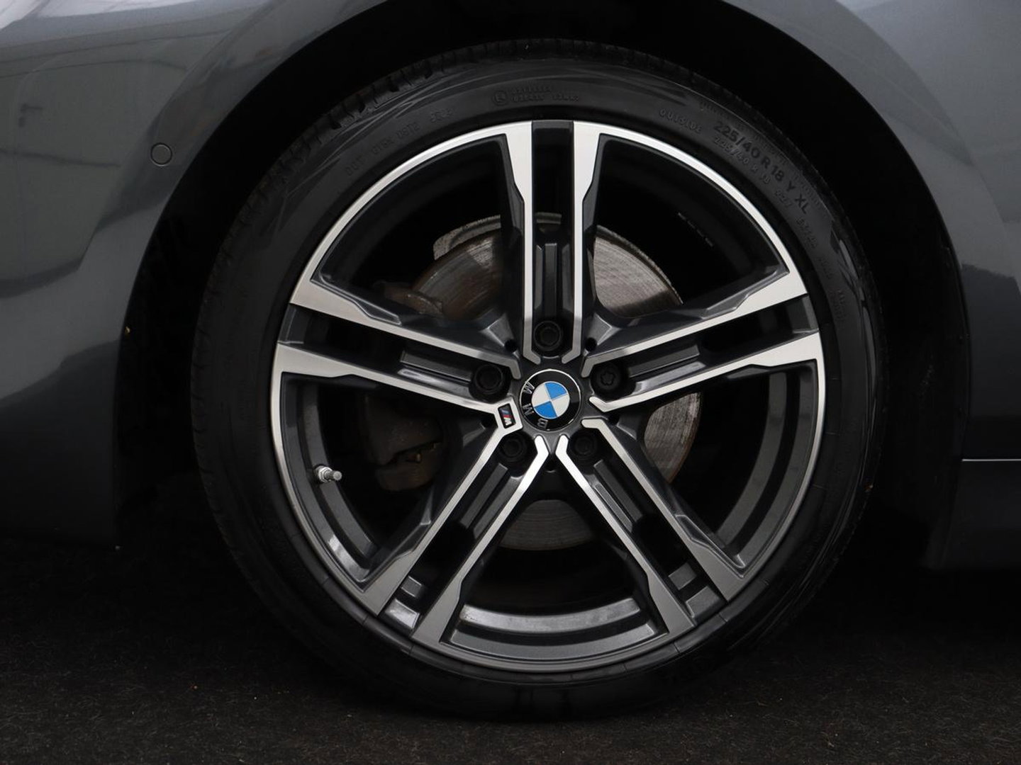 BMW 1-serie 118i M Sport | Panoramadak | Stoelverwarming | Harman/Kardon | Camera | Live Cockpit | Carplay | Sfeerverlichting | Sportstoelen | Full LED | Navigatie | Half leder | Park Assist | Climate control