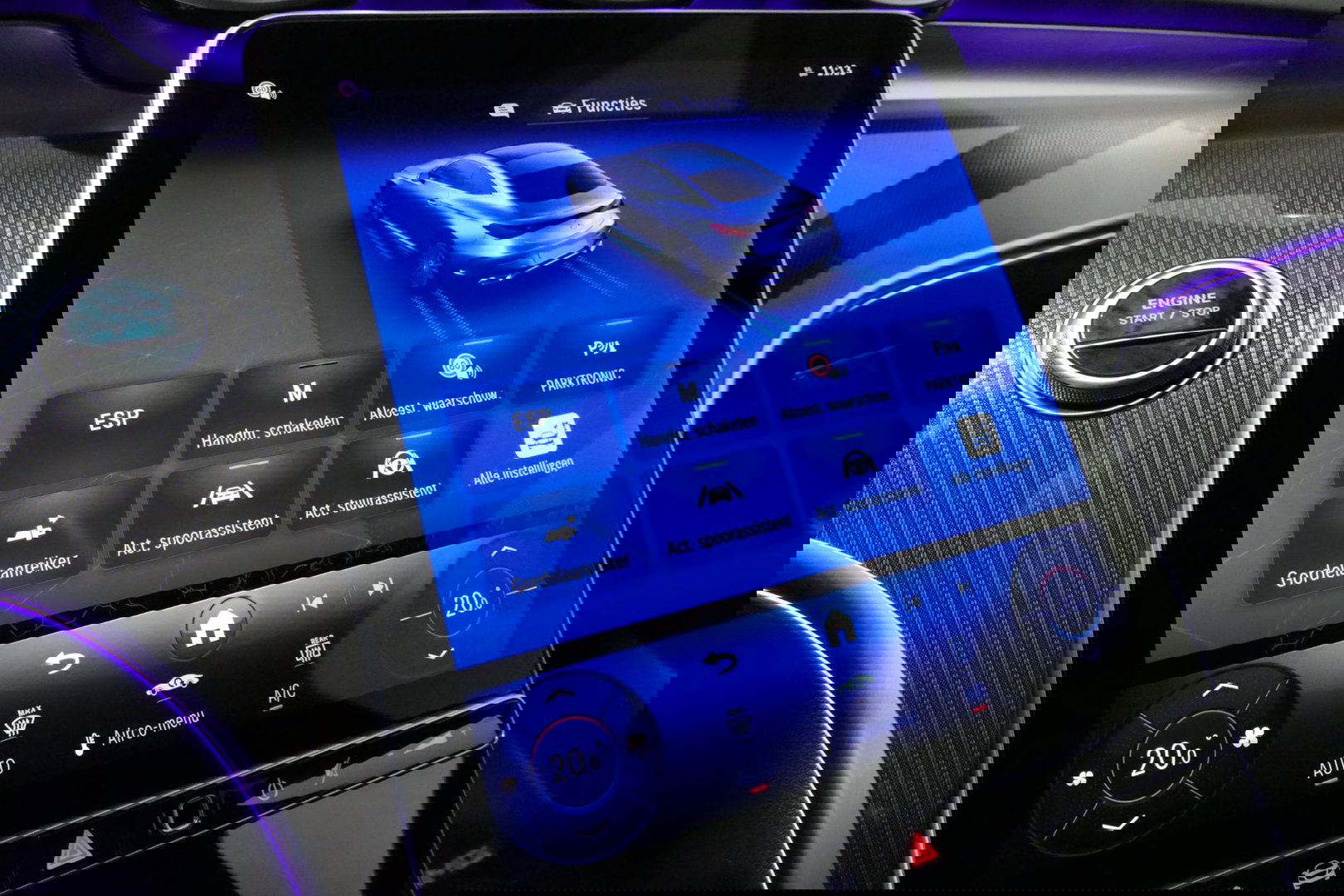 Mercedes-Benz CLE Coupé 300 e AMG Line / E53 AMG Look / Maxton design Bodykit / Panoramadak / Elektr. verstelbare voorstoelen + memory / Digital Light (Laser) / Apple Carplay - Android Auto / Stoelverwarming / Ambienteverlichting / 20'' LMV / Stuurwiel verwarming / Night p