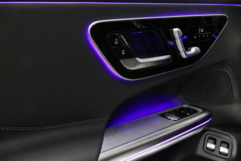 Mercedes-Benz CLE Coupé 300 e AMG Line / E53 AMG Look / Maxton design Bodykit / Panoramadak / Elektr. verstelbare voorstoelen + memory / Digital Light (Laser) / Apple Carplay - Android Auto / Stoelverwarming / Ambienteverlichting / 20'' LMV / Stuurwiel verwarming / Night p