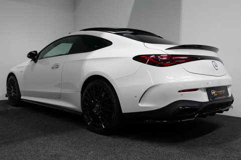 Mercedes-Benz CLE Coupé 300 e AMG Line / E53 AMG Look / Maxton design Bodykit / Panoramadak / Elektr. verstelbare voorstoelen + memory / Digital Light (Laser) / Apple Carplay - Android Auto / Stoelverwarming / Ambienteverlichting / 20'' LMV / Stuurwiel verwarming / Night p