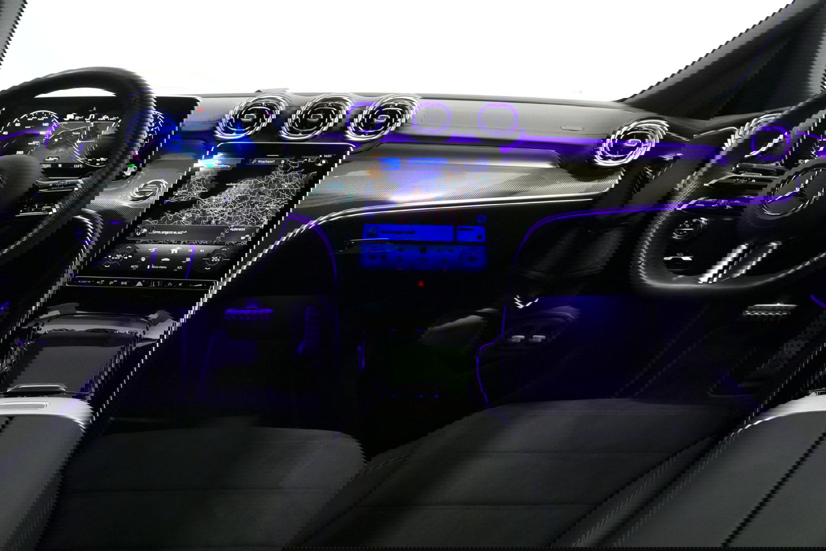 Mercedes-Benz CLE Coupé 300 e AMG Line / E53 AMG Look / Maxton design Bodykit / Panoramadak / Elektr. verstelbare voorstoelen + memory / Digital Light (Laser) / Apple Carplay - Android Auto / Stoelverwarming / Ambienteverlichting / 20'' LMV / Stuurwiel verwarming / Night p