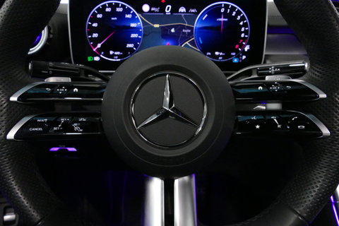 Mercedes-Benz CLE Coupé 300 e AMG Line / E53 AMG Look / Maxton design Bodykit / Panoramadak / Elektr. verstelbare voorstoelen + memory / Digital Light (Laser) / Apple Carplay - Android Auto / Stoelverwarming / Ambienteverlichting / 20'' LMV / Stuurwiel verwarming / Night p