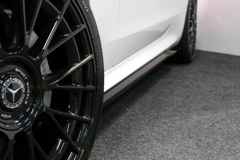 Mercedes-Benz CLE Coupé 300 e AMG Line / E53 AMG Look / Maxton design Bodykit / Panoramadak / Elektr. verstelbare voorstoelen + memory / Digital Light (Laser) / Apple Carplay - Android Auto / Stoelverwarming / Ambienteverlichting / 20'' LMV / Stuurwiel verwarming / Night p