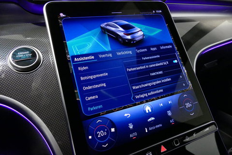 Mercedes-Benz CLE Coupé 300 e AMG Line / E53 AMG Look / Maxton design Bodykit / Panoramadak / Elektr. verstelbare voorstoelen + memory / Digital Light (Laser) / Apple Carplay - Android Auto / Stoelverwarming / Ambienteverlichting / 20'' LMV / Stuurwiel verwarming / Night p