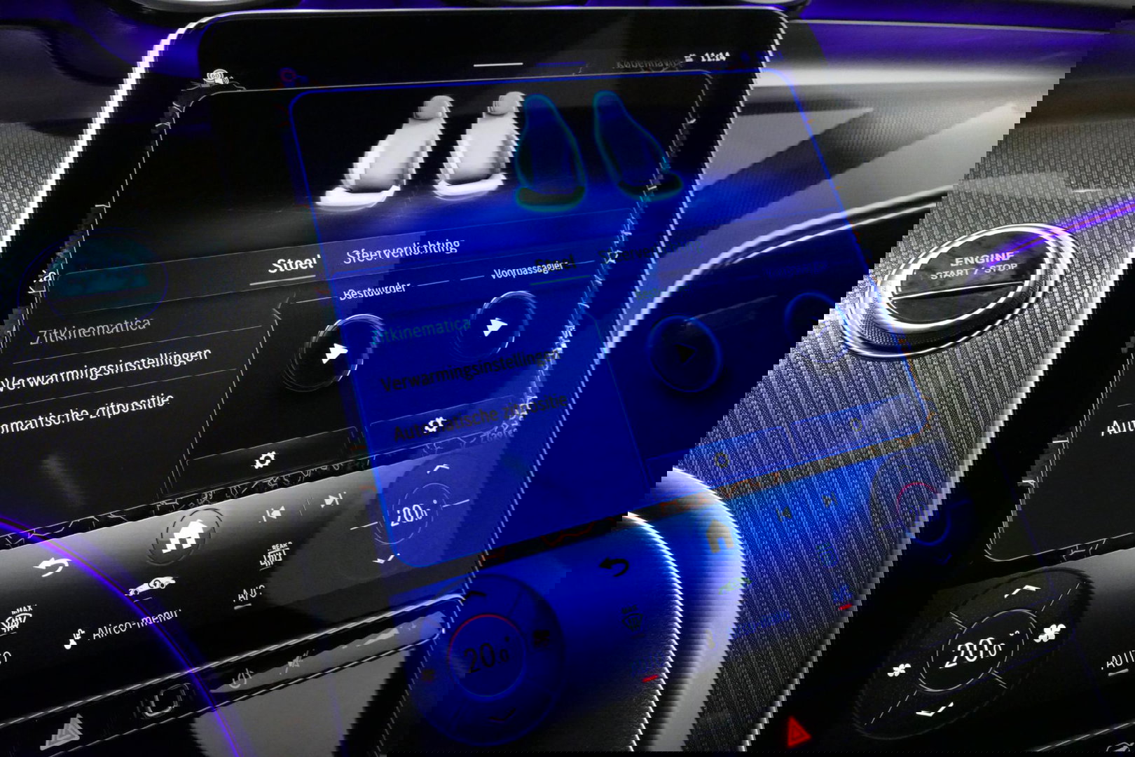 Mercedes-Benz CLE Coupé 300 e AMG Line / E53 AMG Look / Maxton design Bodykit / Panoramadak / Elektr. verstelbare voorstoelen + memory / Digital Light (Laser) / Apple Carplay - Android Auto / Stoelverwarming / Ambienteverlichting / 20'' LMV / Stuurwiel verwarming / Night p