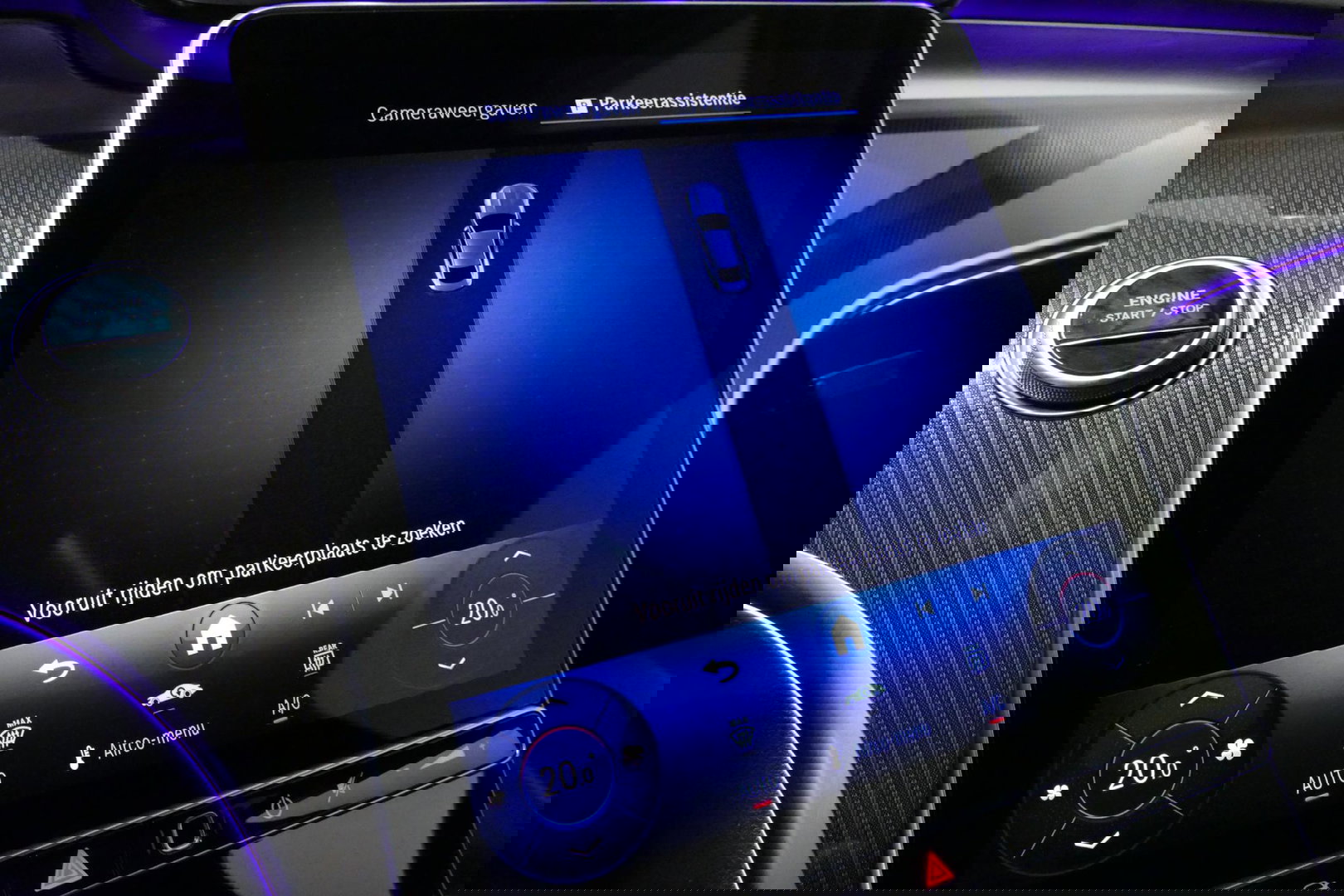 Mercedes-Benz CLE Coupé 300 e AMG Line / E53 AMG Look / Maxton design Bodykit / Panoramadak / Elektr. verstelbare voorstoelen + memory / Digital Light (Laser) / Apple Carplay - Android Auto / Stoelverwarming / Ambienteverlichting / 20'' LMV / Stuurwiel verwarming / Night p