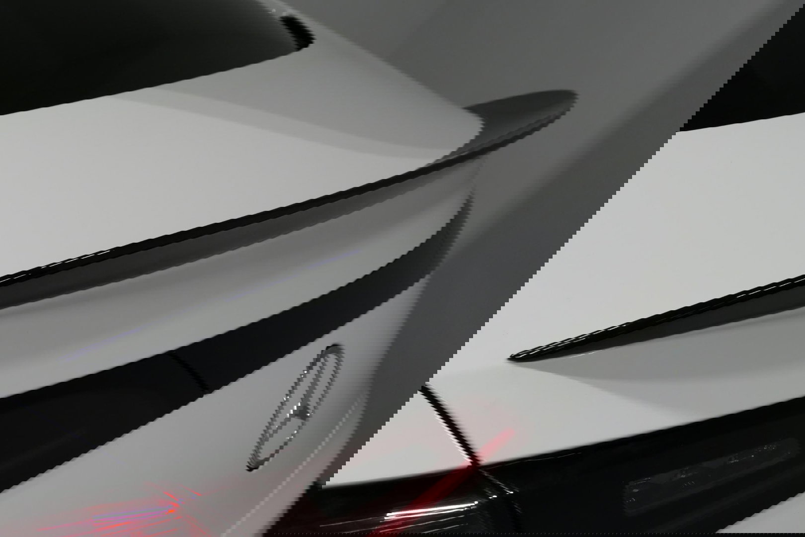 Mercedes-Benz CLE Coupé 300 e AMG Line / E53 AMG Look / Maxton design Bodykit / Panoramadak / Elektr. verstelbare voorstoelen + memory / Digital Light (Laser) / Apple Carplay - Android Auto / Stoelverwarming / Ambienteverlichting / 20'' LMV / Stuurwiel verwarming / Night p