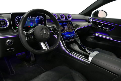 Mercedes-Benz CLE Coupé 300 e AMG Line / E53 AMG Look / Maxton design Bodykit / Panoramadak / Elektr. verstelbare voorstoelen + memory / Digital Light (Laser) / Apple Carplay - Android Auto / Stoelverwarming / Ambienteverlichting / 20'' LMV / Stuurwiel verwarming / Night p
