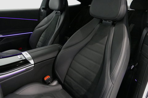 Mercedes-Benz CLE Coupé 300 e AMG Line / E53 AMG Look / Maxton design Bodykit / Panoramadak / Elektr. verstelbare voorstoelen + memory / Digital Light (Laser) / Apple Carplay - Android Auto / Stoelverwarming / Ambienteverlichting / 20'' LMV / Stuurwiel verwarming / Night p