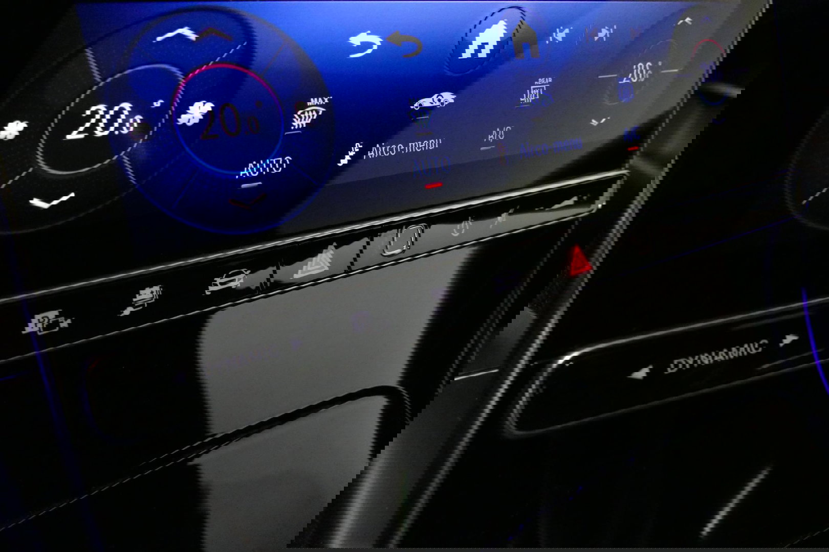 Mercedes-Benz CLE Coupé 300 e AMG Line / E53 AMG Look / Maxton design Bodykit / Panoramadak / Elektr. verstelbare voorstoelen + memory / Digital Light (Laser) / Apple Carplay - Android Auto / Stoelverwarming / Ambienteverlichting / 20'' LMV / Stuurwiel verwarming / Night p