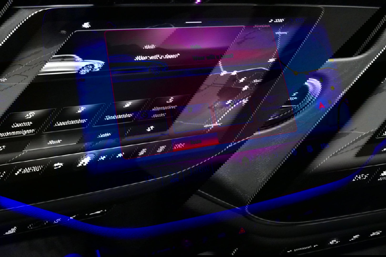 Mercedes-Benz E-Klasse 300 e AMG Line / E53 Diffuser / Maxton Design Bodykit V.2 / Panoramadak / Elektr. verstelbare voorstoelen + memory / Burmester 4D Surround Sound / Stoelkoeling & -verwarming / HUD / Apple Carplay - Android Auto / Ambienteverlichting / Rondomzichtcamera / 