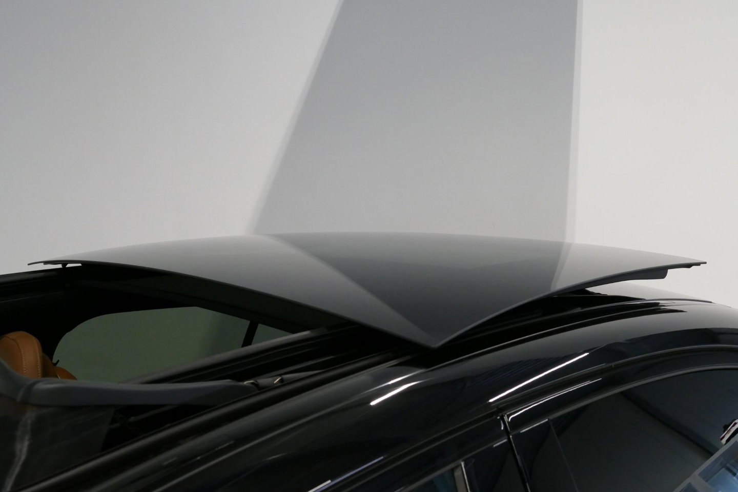 Mercedes-Benz E-Klasse 300 e AMG Line / E53 Diffuser / Maxton Design Bodykit V.2 / Panoramadak / Elektr. verstelbare voorstoelen + memory / Burmester 4D Surround Sound / Stoelkoeling & -verwarming / HUD / Apple Carplay - Android Auto / Ambienteverlichting / Rondomzichtcamera / 