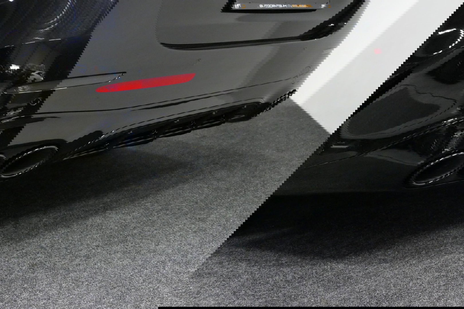 Mercedes-Benz E-Klasse 300 e AMG Line / E53 Diffuser / Maxton Design Bodykit V.2 / Panoramadak / Elektr. verstelbare voorstoelen + memory / Burmester 4D Surround Sound / Stoelkoeling & -verwarming / HUD / Apple Carplay - Android Auto / Ambienteverlichting / Rondomzichtcamera / 