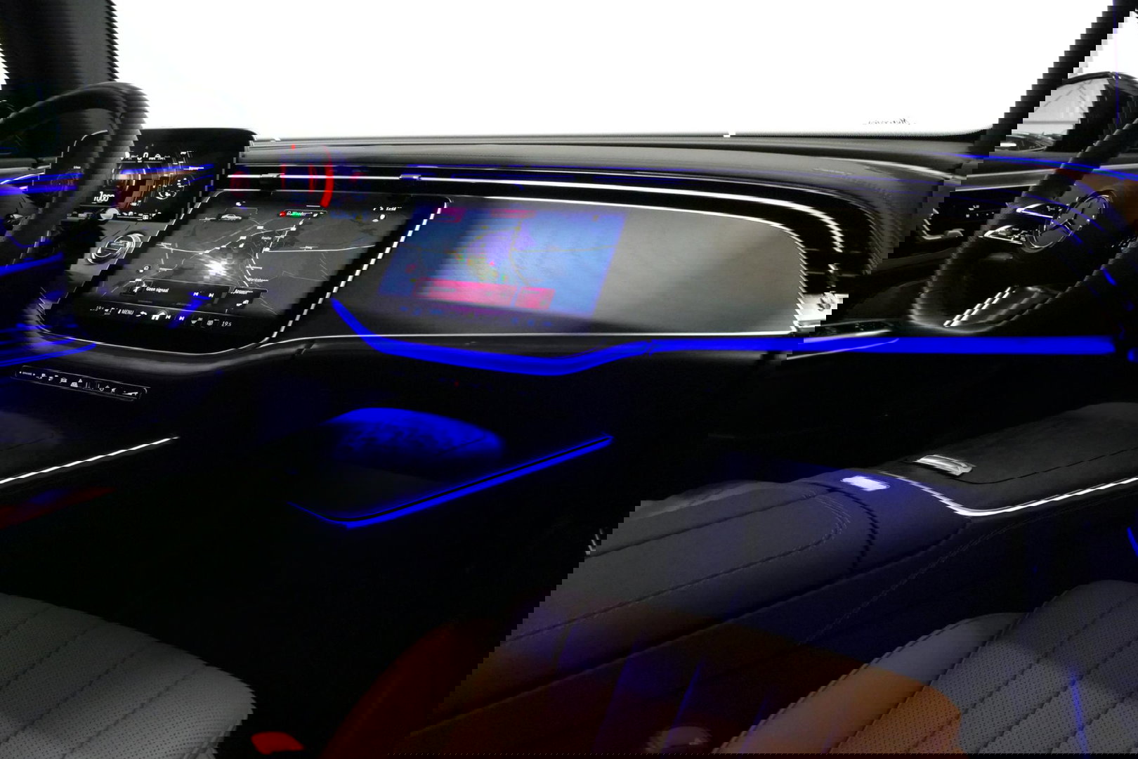 Mercedes-Benz E-Klasse 300 e AMG Line / E53 Diffuser / Maxton Design Bodykit V.2 / Panoramadak / Elektr. verstelbare voorstoelen + memory / Burmester 4D Surround Sound / Stoelkoeling & -verwarming / HUD / Apple Carplay - Android Auto / Ambienteverlichting / Rondomzichtcamera / 