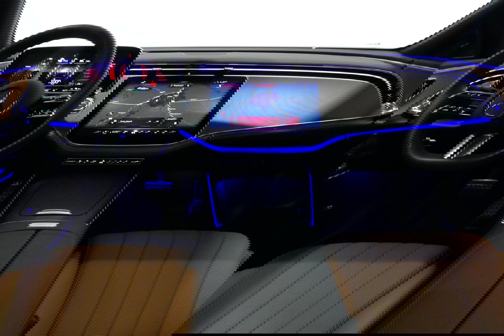 Mercedes-Benz E-Klasse 300 e AMG Line / E53 Diffuser / Maxton Design Bodykit V.2 / Panoramadak / Elektr. verstelbare voorstoelen + memory / Burmester 4D Surround Sound / Stoelkoeling & -verwarming / HUD / Apple Carplay - Android Auto / Ambienteverlichting / Rondomzichtcamera / 