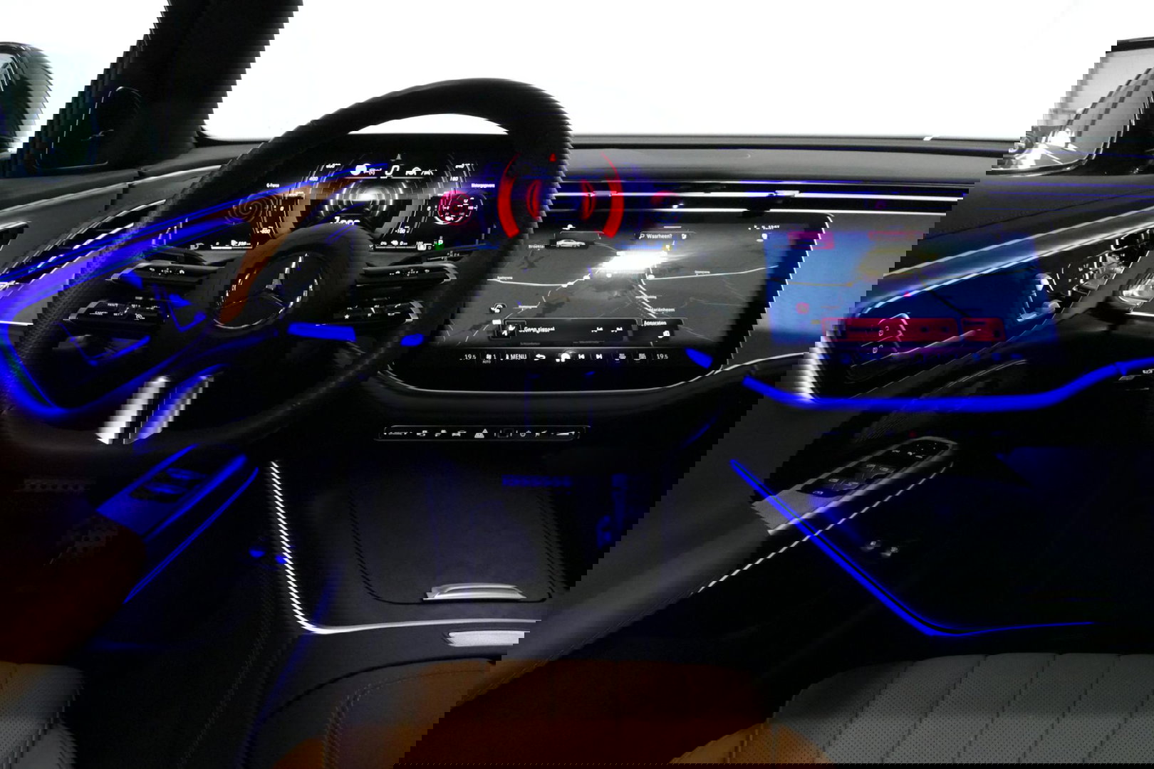 Mercedes-Benz E-Klasse 300 e AMG Line / E53 Diffuser / Maxton Design Bodykit V.2 / Panoramadak / Elektr. verstelbare voorstoelen + memory / Burmester 4D Surround Sound / Stoelkoeling & -verwarming / HUD / Apple Carplay - Android Auto / Ambienteverlichting / Rondomzichtcamera / 