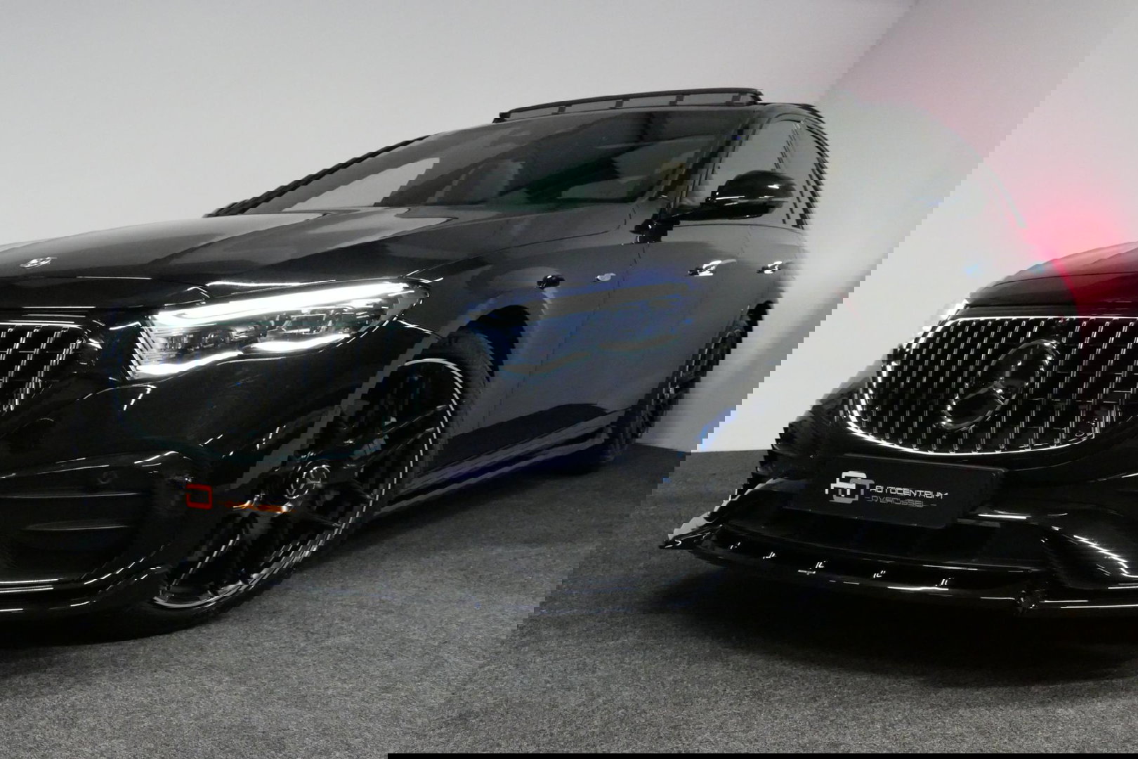 Mercedes-Benz E-Klasse 300 e AMG Line / E53 Diffuser / Maxton Design Bodykit V.2 / Panoramadak / Elektr. verstelbare voorstoelen + memory / Burmester 4D Surround Sound / Stoelkoeling & -verwarming / HUD / Apple Carplay - Android Auto / Ambienteverlichting / Rondomzichtcamera / 